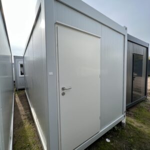 Contentor de Duches 6,00 x 2,44 m com 6 Cabines de Duche – RAL 9010